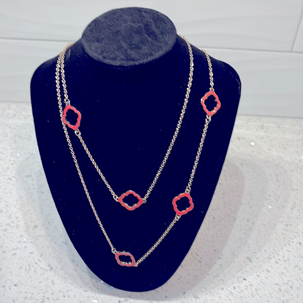 Silver tone necklace